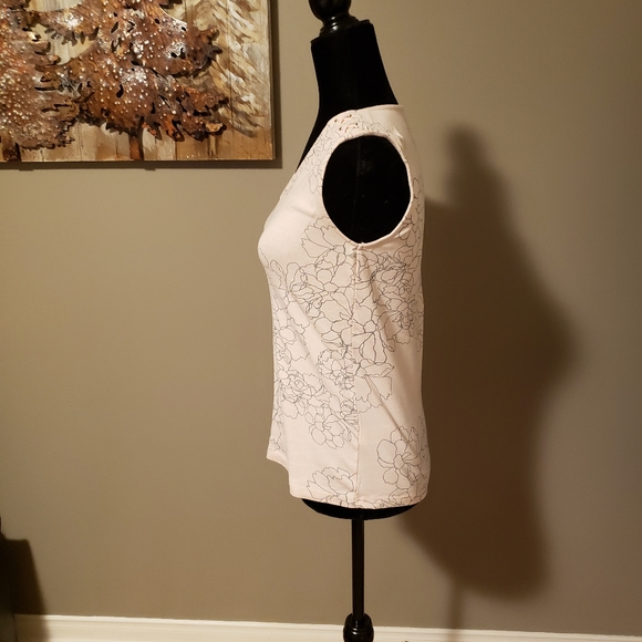 EUC - Sleeveless top Size XS - Picture 2 of 9